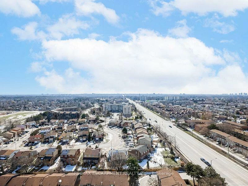 880, Dundas, Erindale, Mississauga