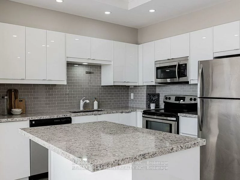 880, Dundas, Erindale, Mississauga