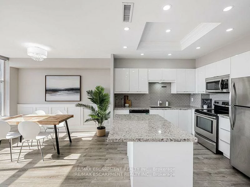 880, Dundas, Erindale, Mississauga