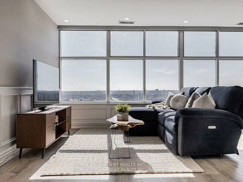 880, Dundas, Erindale, Mississauga