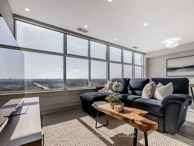 880, Dundas, Erindale, Mississauga