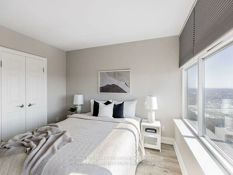 880, Dundas, Erindale, Mississauga