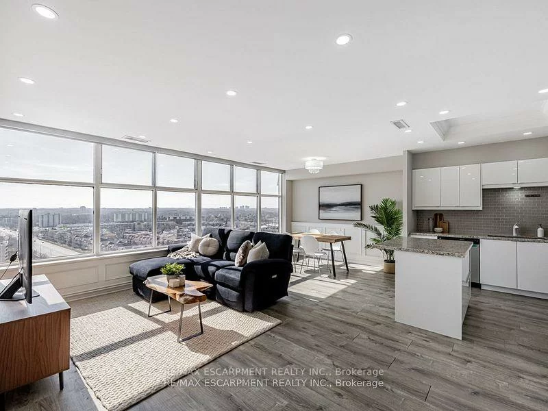 880, Dundas, Erindale, Mississauga