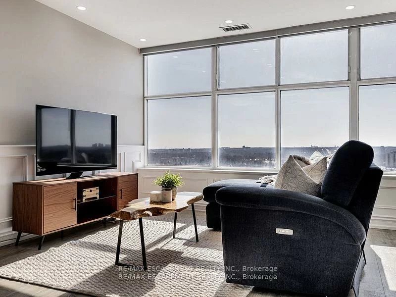 880, Dundas, Erindale, Mississauga