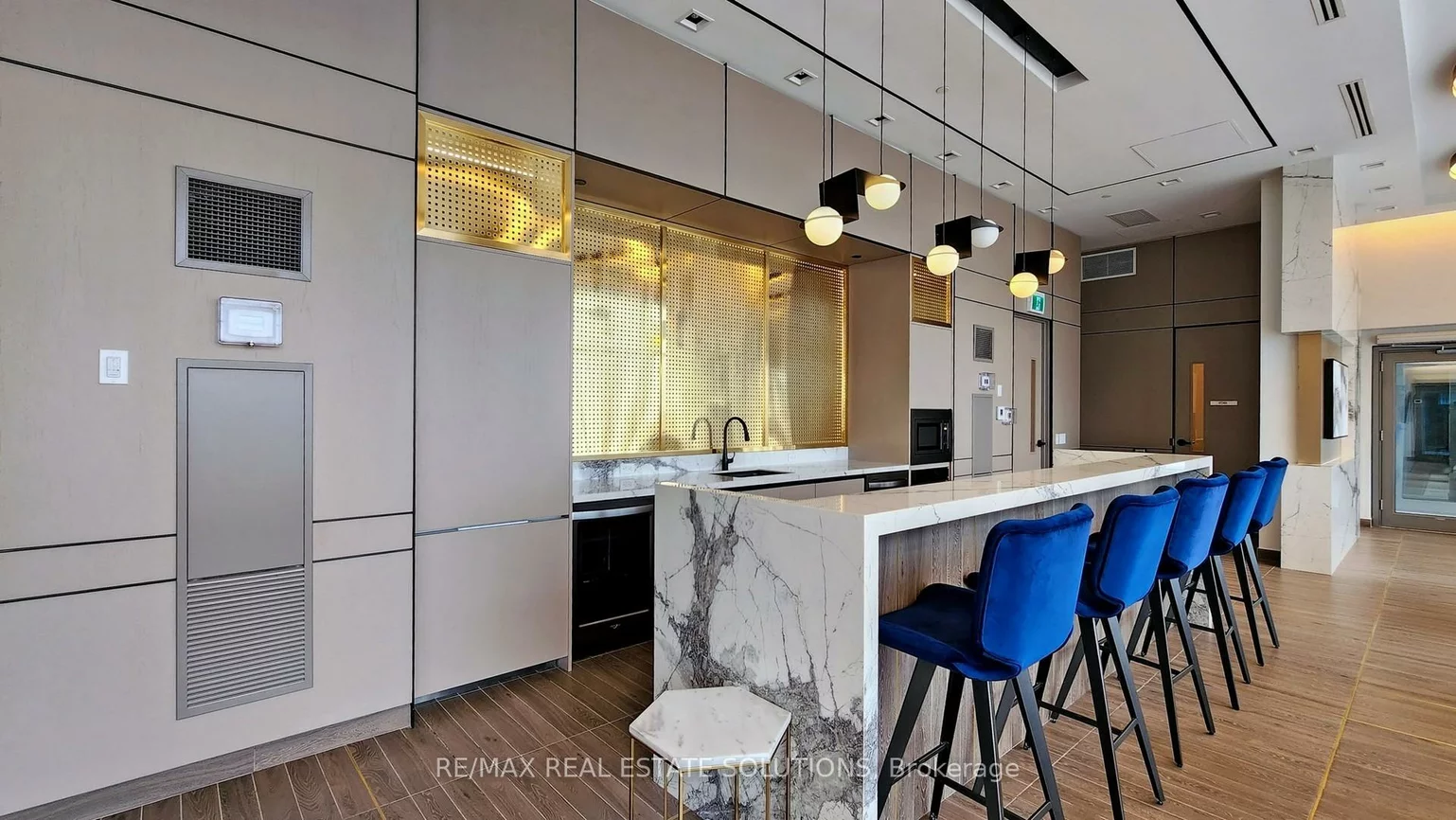 4655, Metcalfe, Central Erin Mills, Mississauga