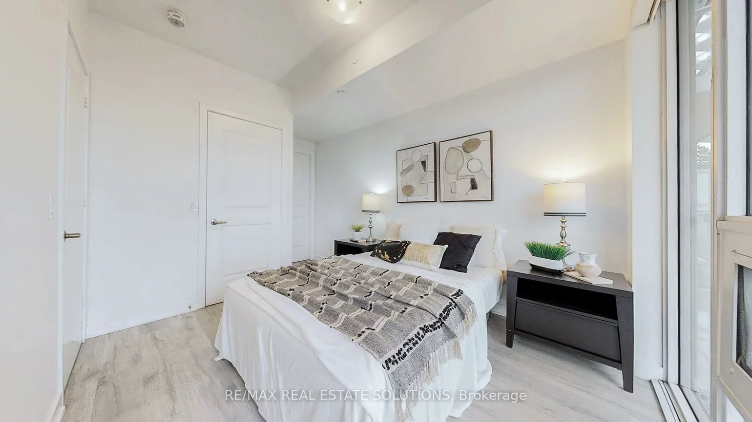 4655, Metcalfe, Central Erin Mills, Mississauga