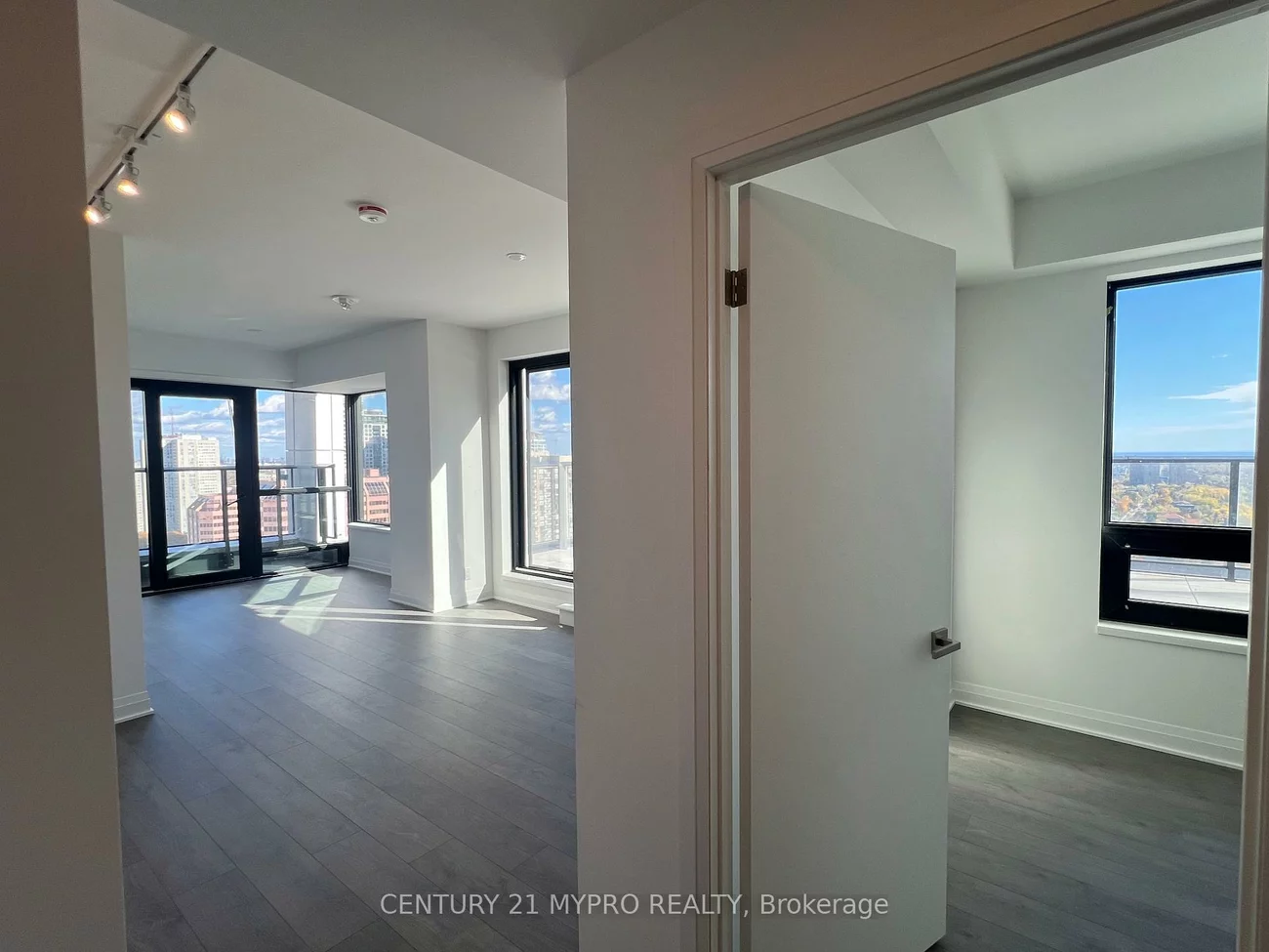 4015, The Exchange, City Centre, Mississauga