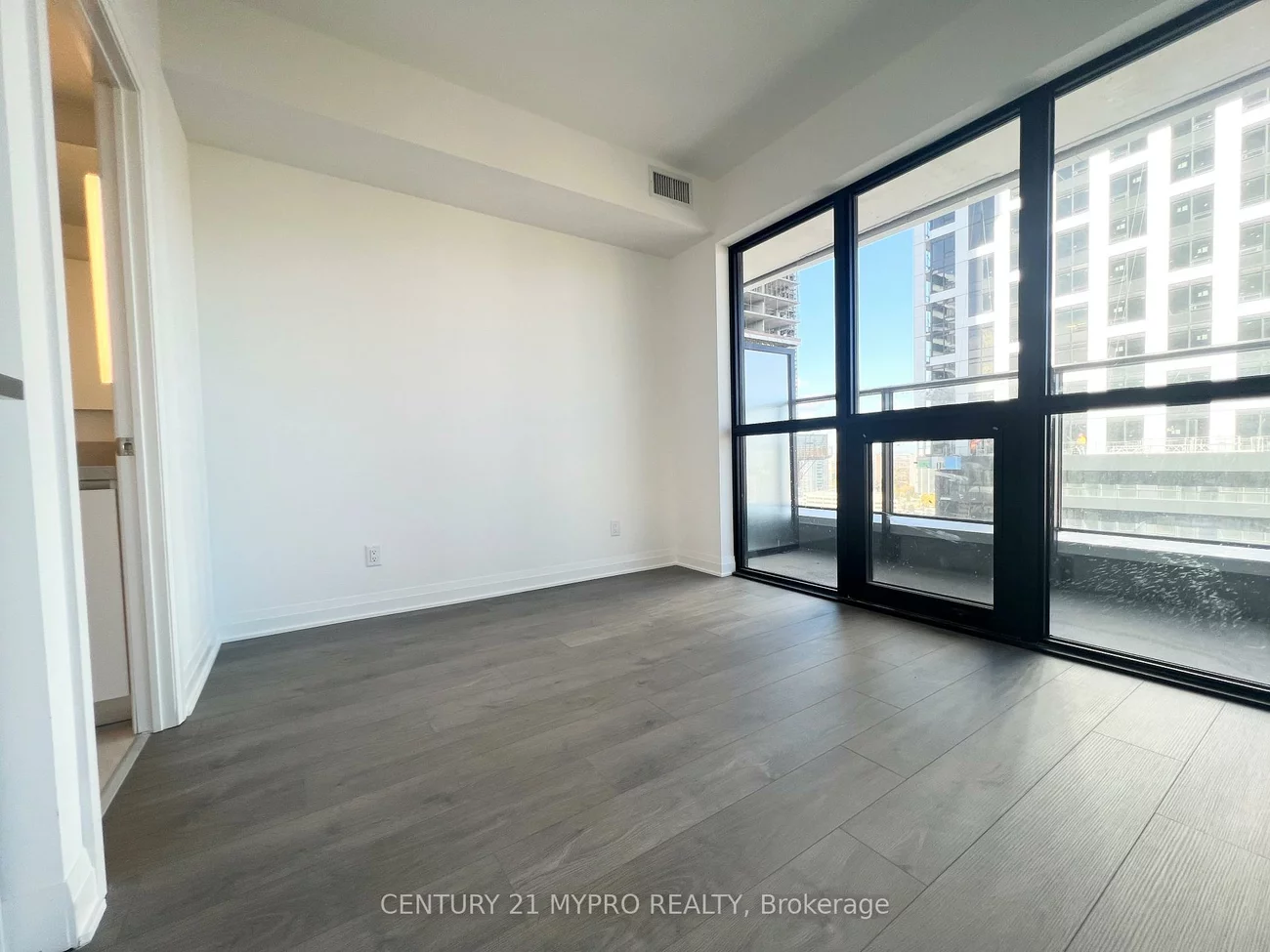 4015, The Exchange, City Centre, Mississauga