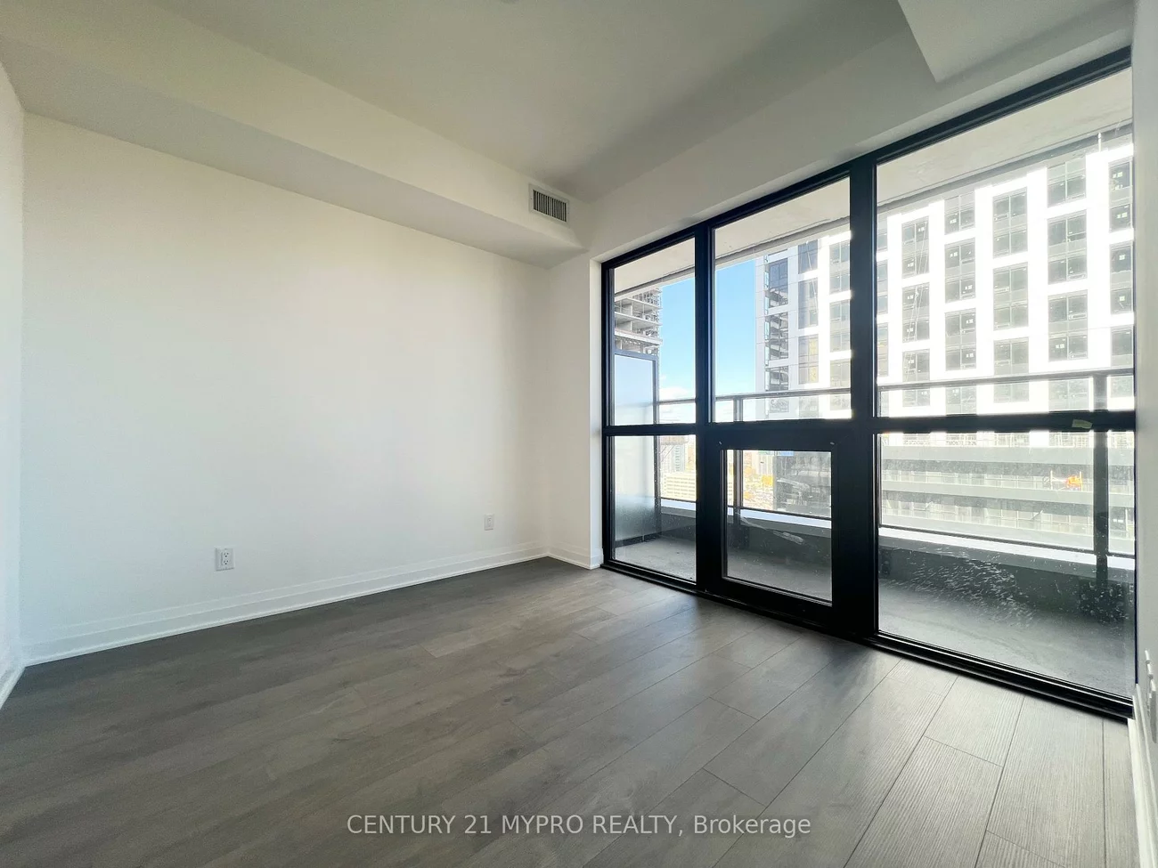 4015, The Exchange, City Centre, Mississauga