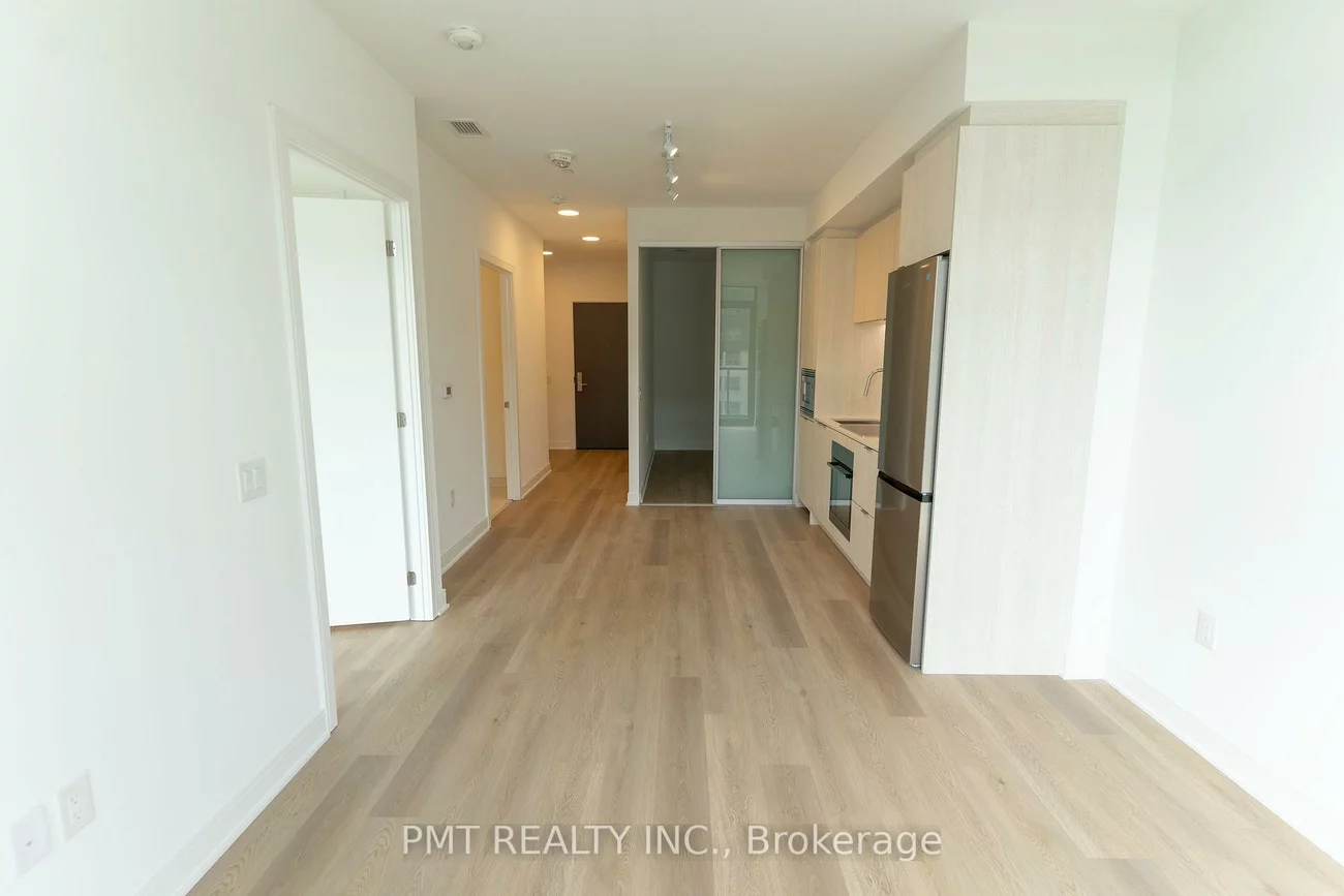 86, Dundas, Cooksville, Mississauga