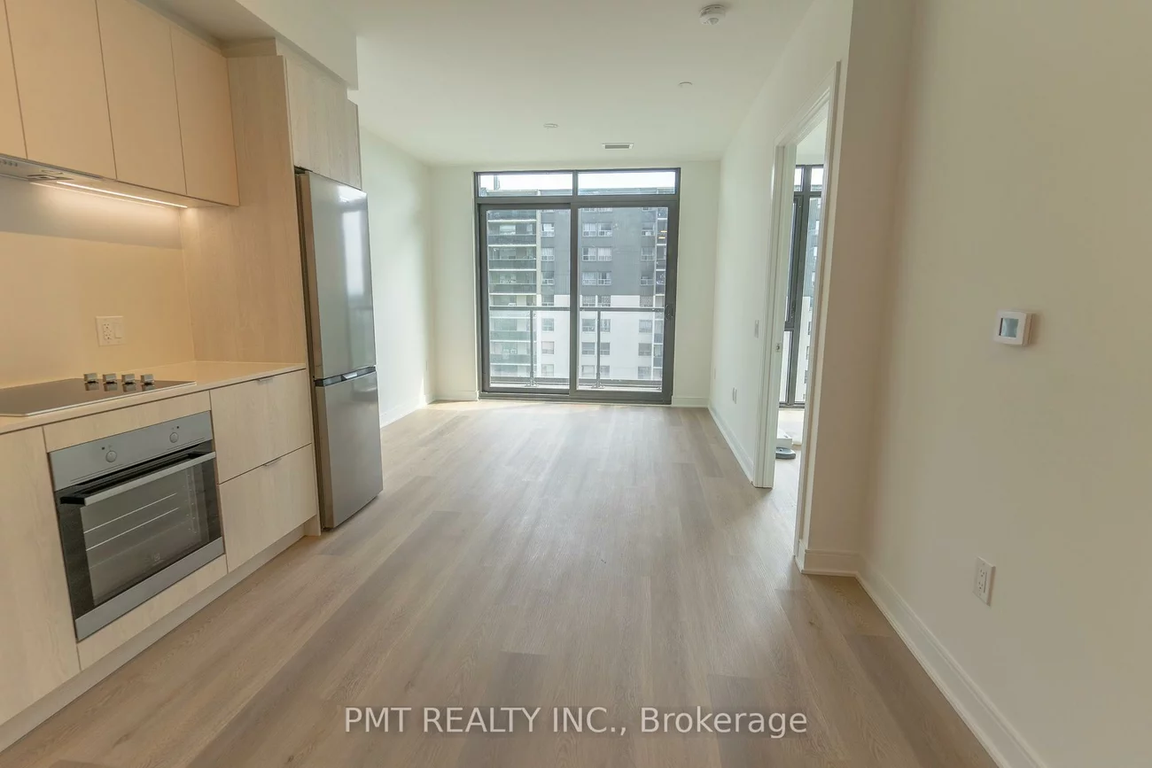 86, Dundas, Cooksville, Mississauga