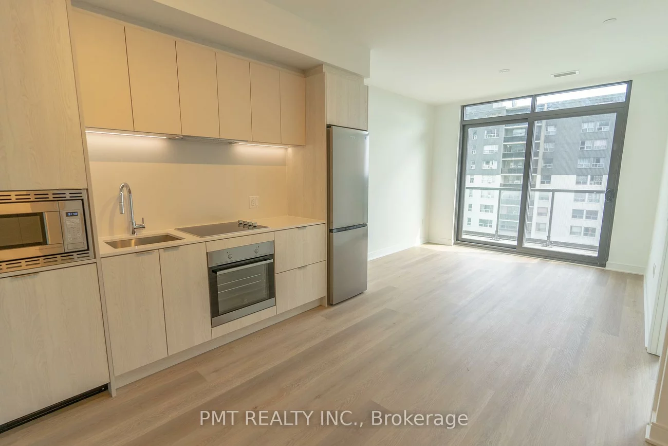 86, Dundas, Cooksville, Mississauga