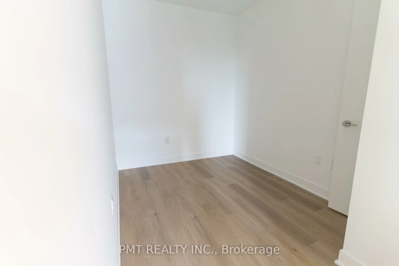 86, Dundas, Cooksville, Mississauga