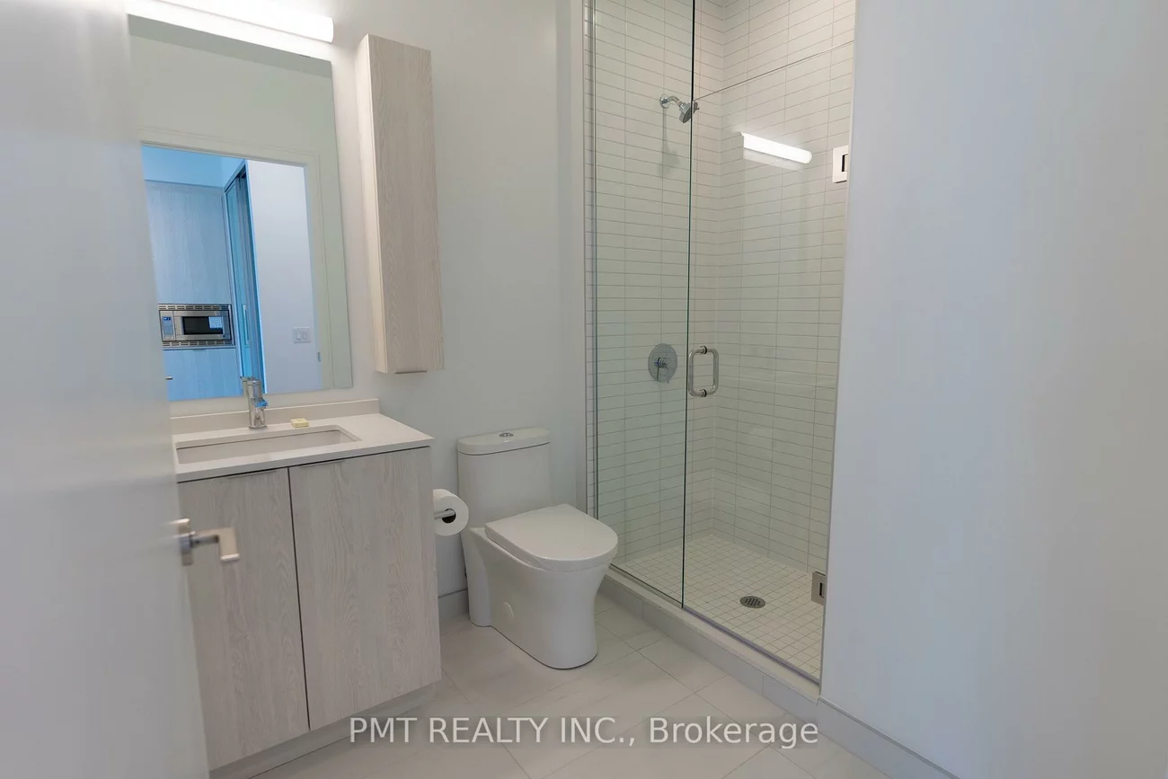 86, Dundas, Cooksville, Mississauga