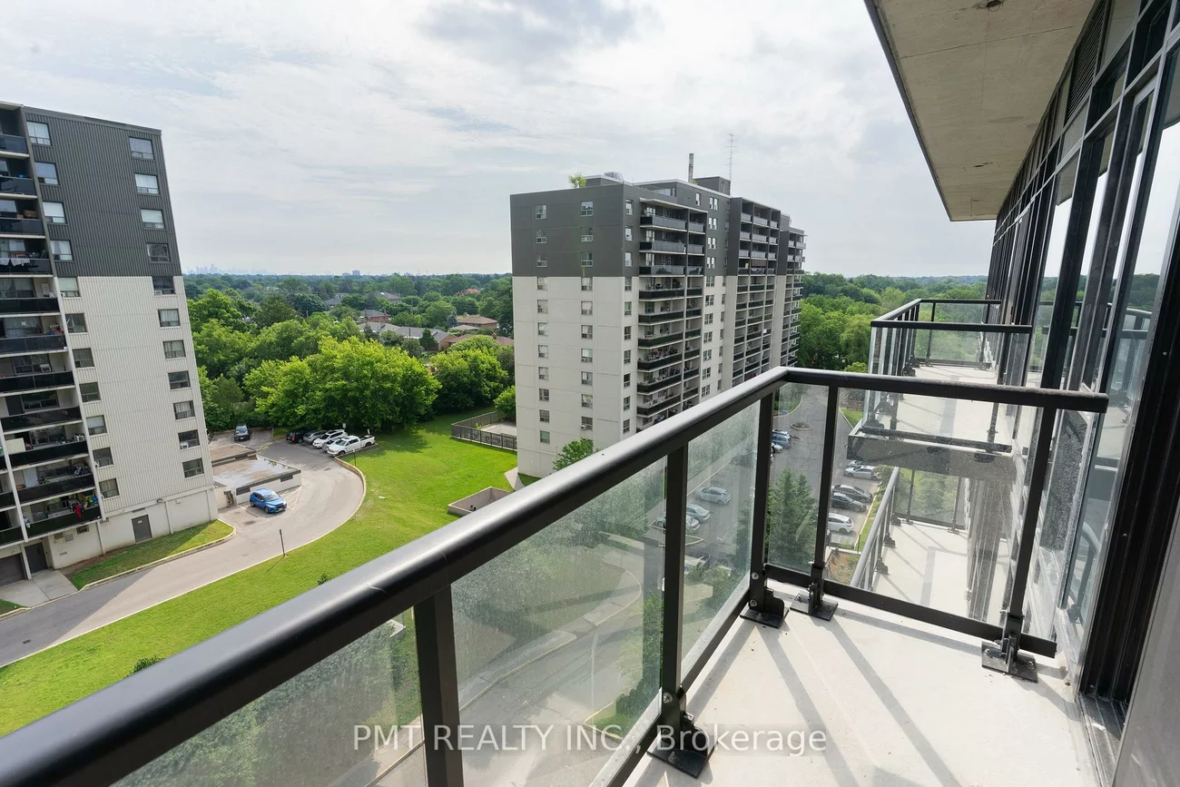 86, Dundas, Cooksville, Mississauga