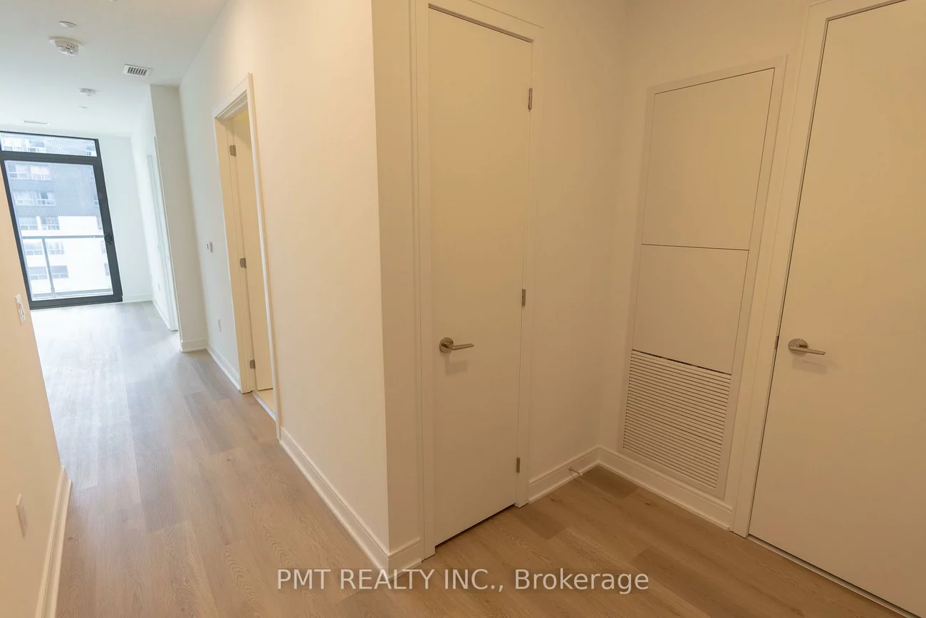 86, Dundas, Cooksville, Mississauga