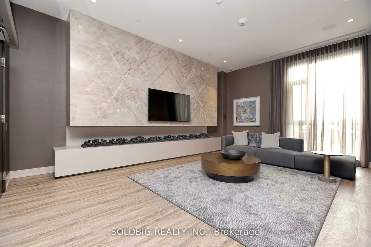 8, Nahani, Hurontario, Mississauga