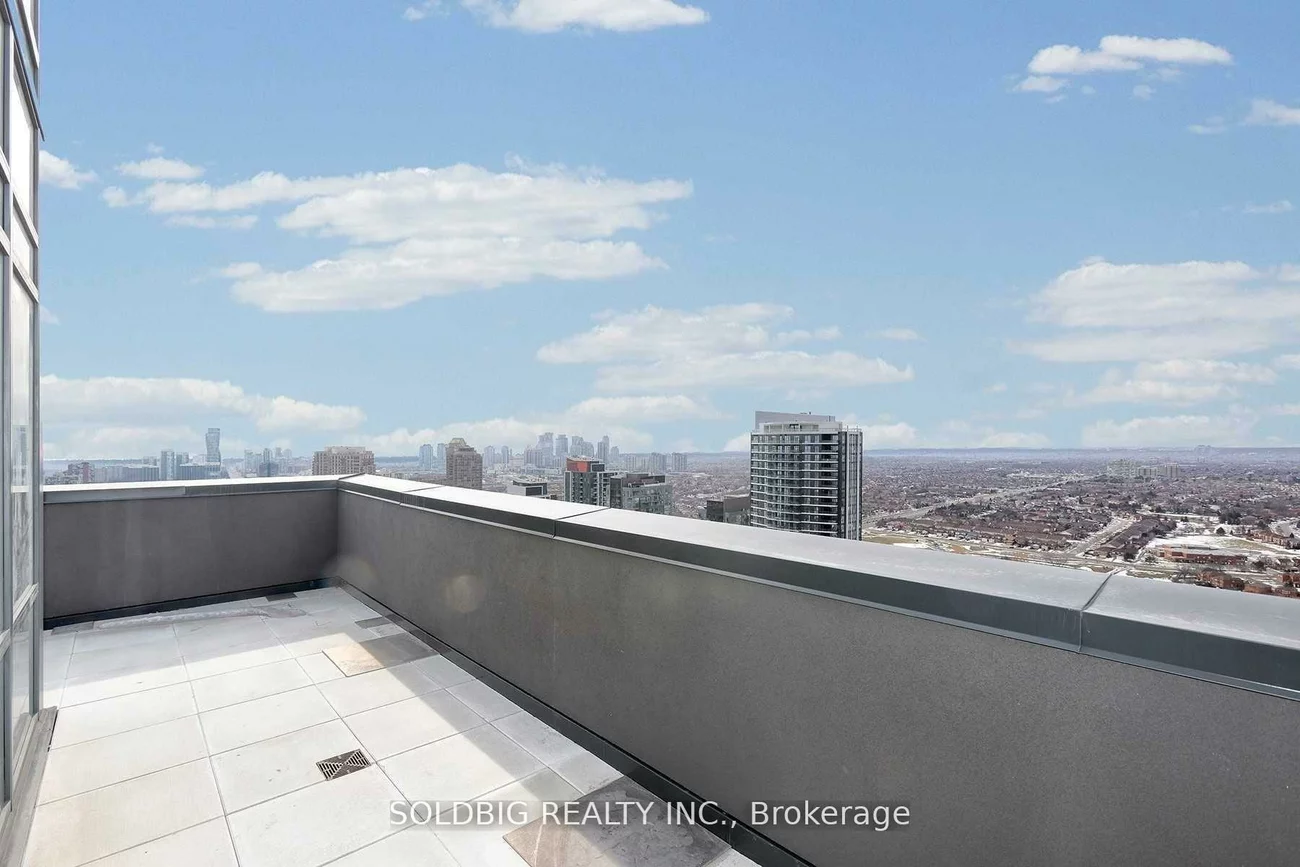 8, Nahani, Hurontario, Mississauga