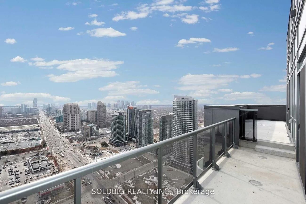 8, Nahani, Hurontario, Mississauga