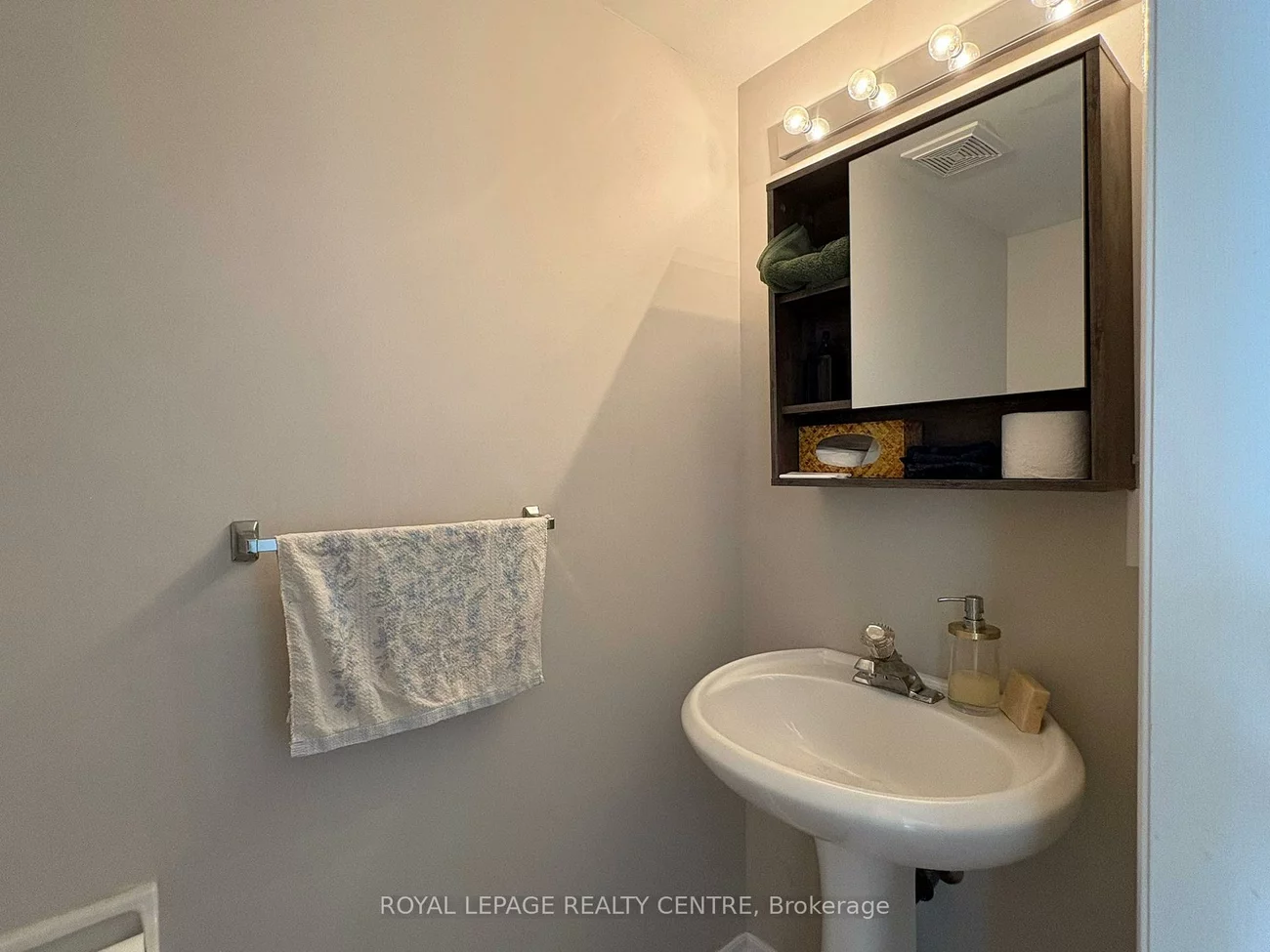 1128, Dundas, Erindale, Mississauga