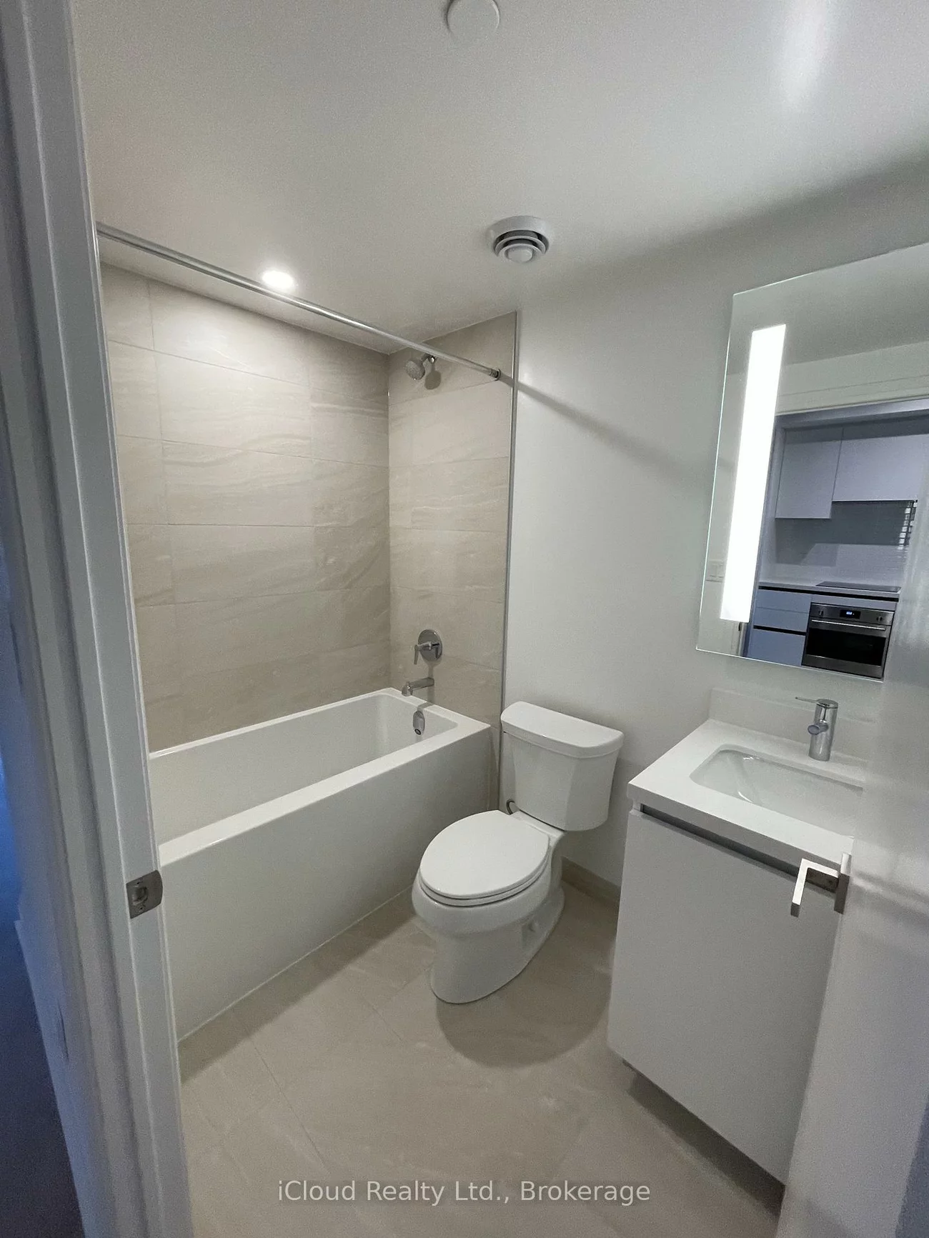 4015, The Exchange, City Centre, Mississauga