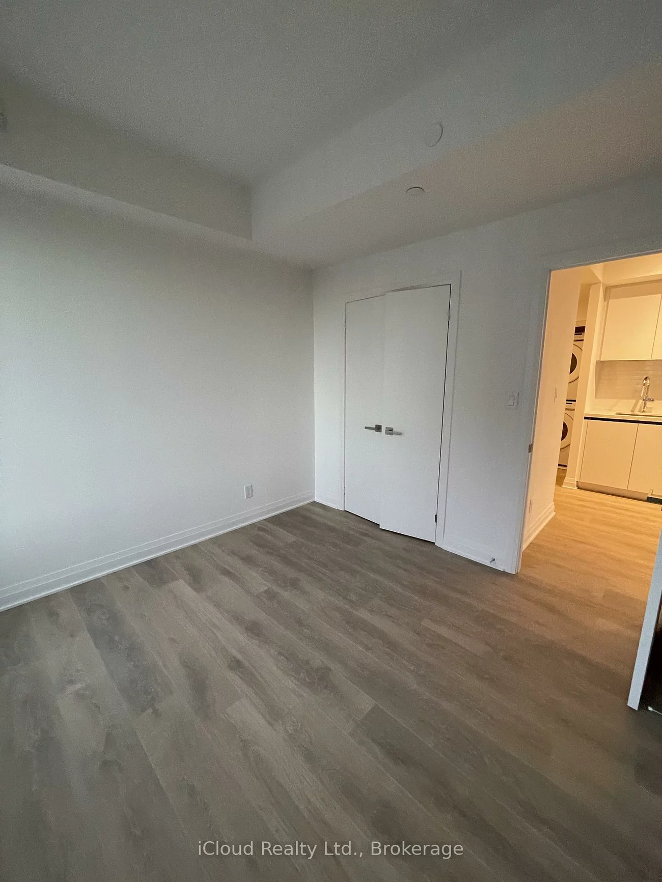 4015, The Exchange, City Centre, Mississauga