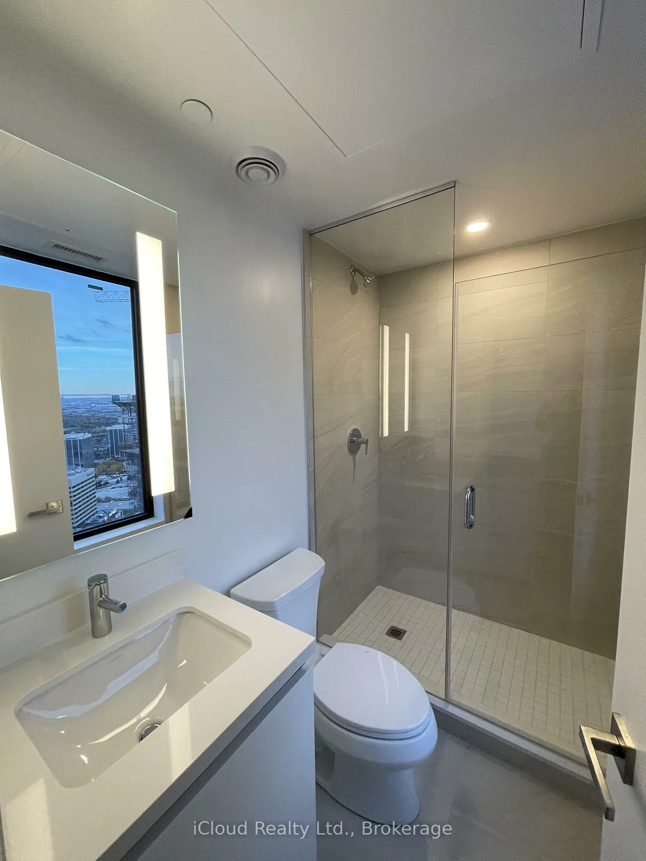 4015, The Exchange, City Centre, Mississauga