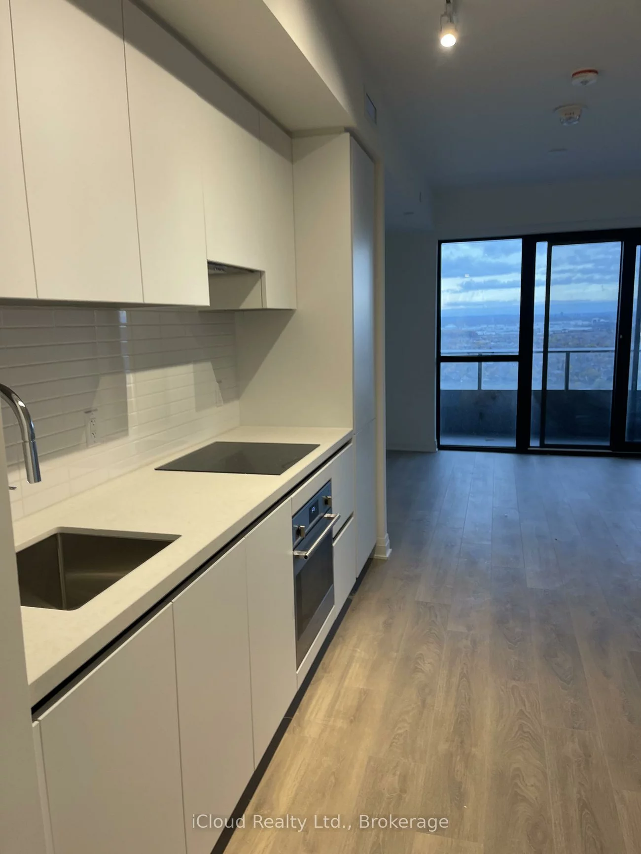 4015, The Exchange, City Centre, Mississauga