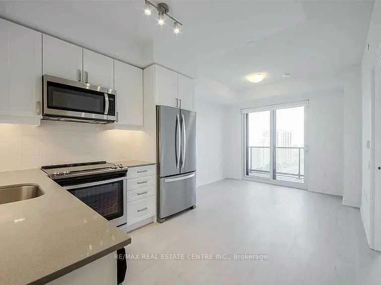 8, Nahani, Hurontario, Mississauga