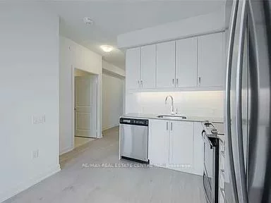 8, Nahani, Hurontario, Mississauga