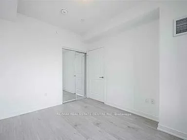 8, Nahani, Hurontario, Mississauga