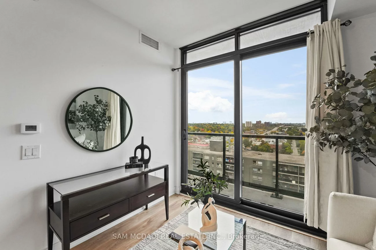 86, Dundas, Cooksville, Mississauga