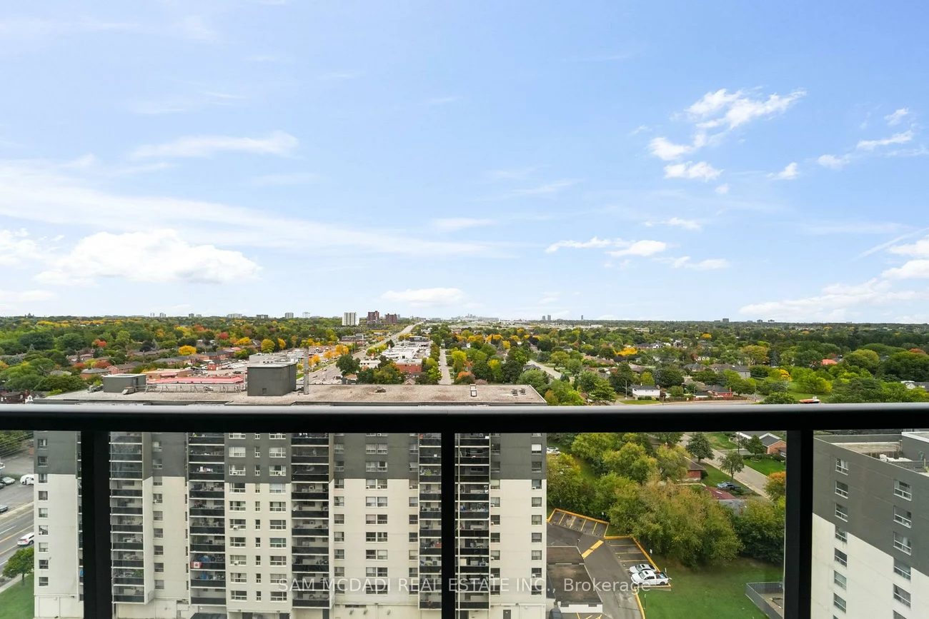86, Dundas, Cooksville, Mississauga