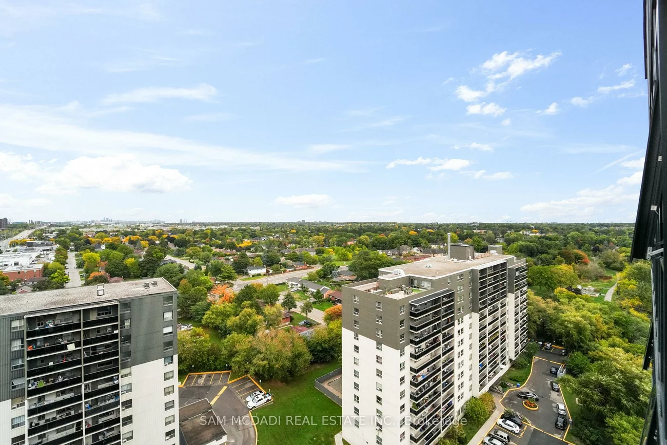 86, Dundas, Cooksville, Mississauga