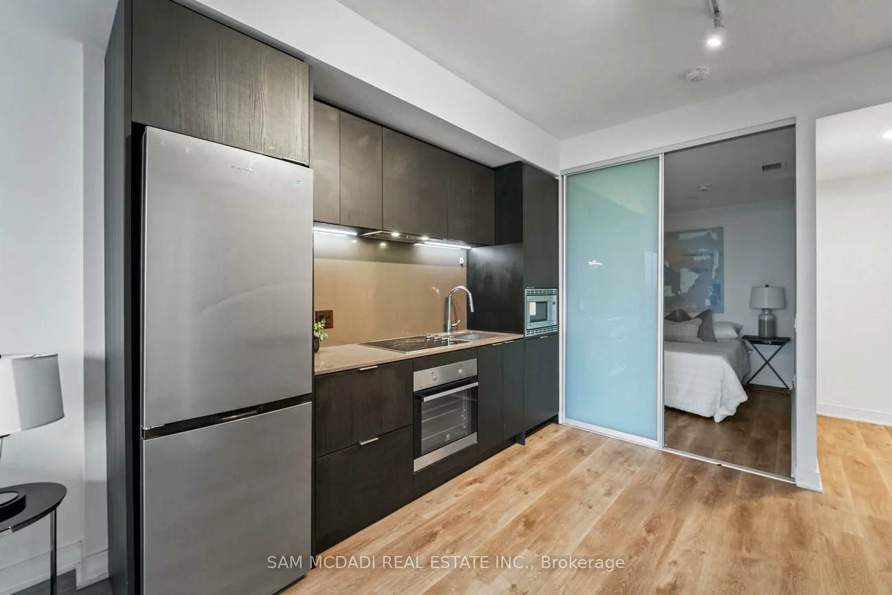 86, Dundas, Cooksville, Mississauga