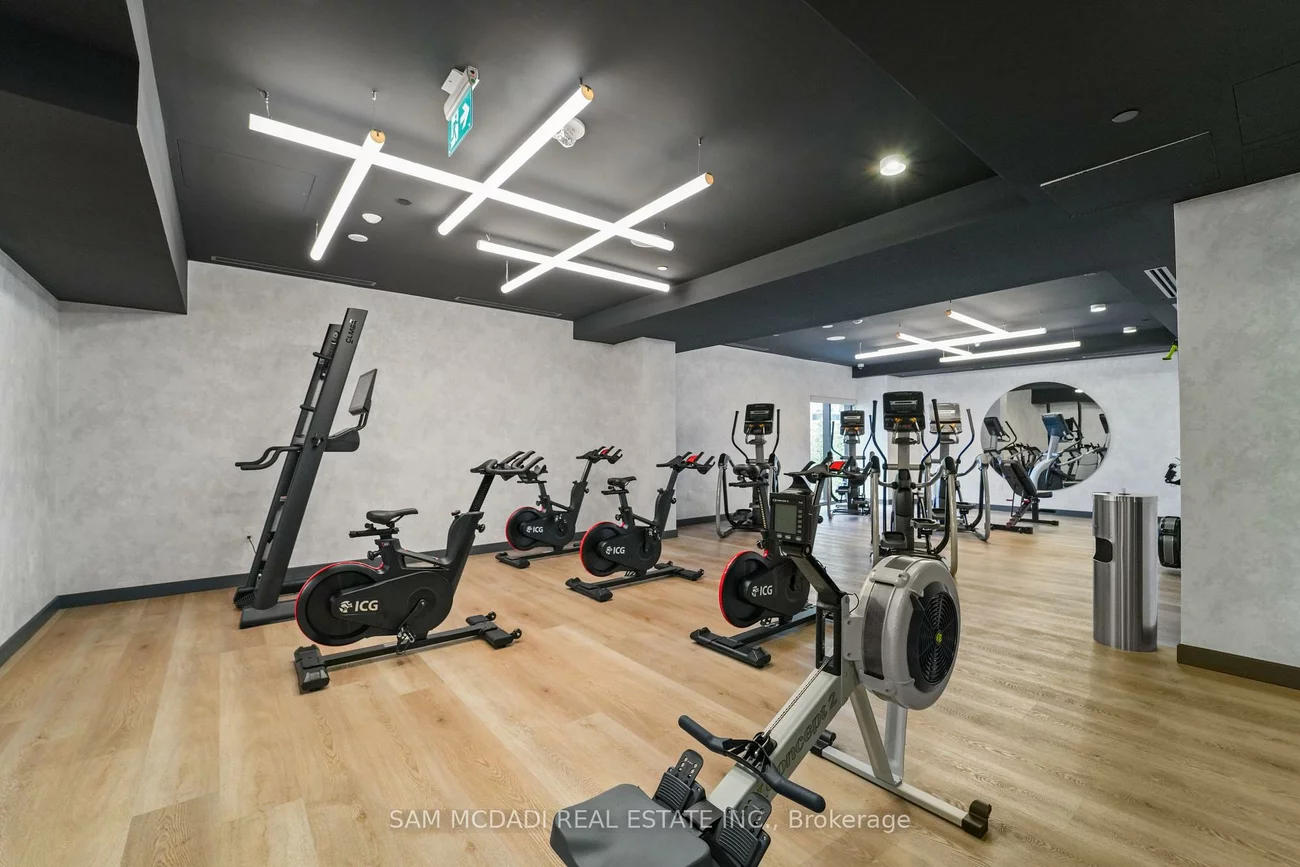 86, Dundas, Cooksville, Mississauga