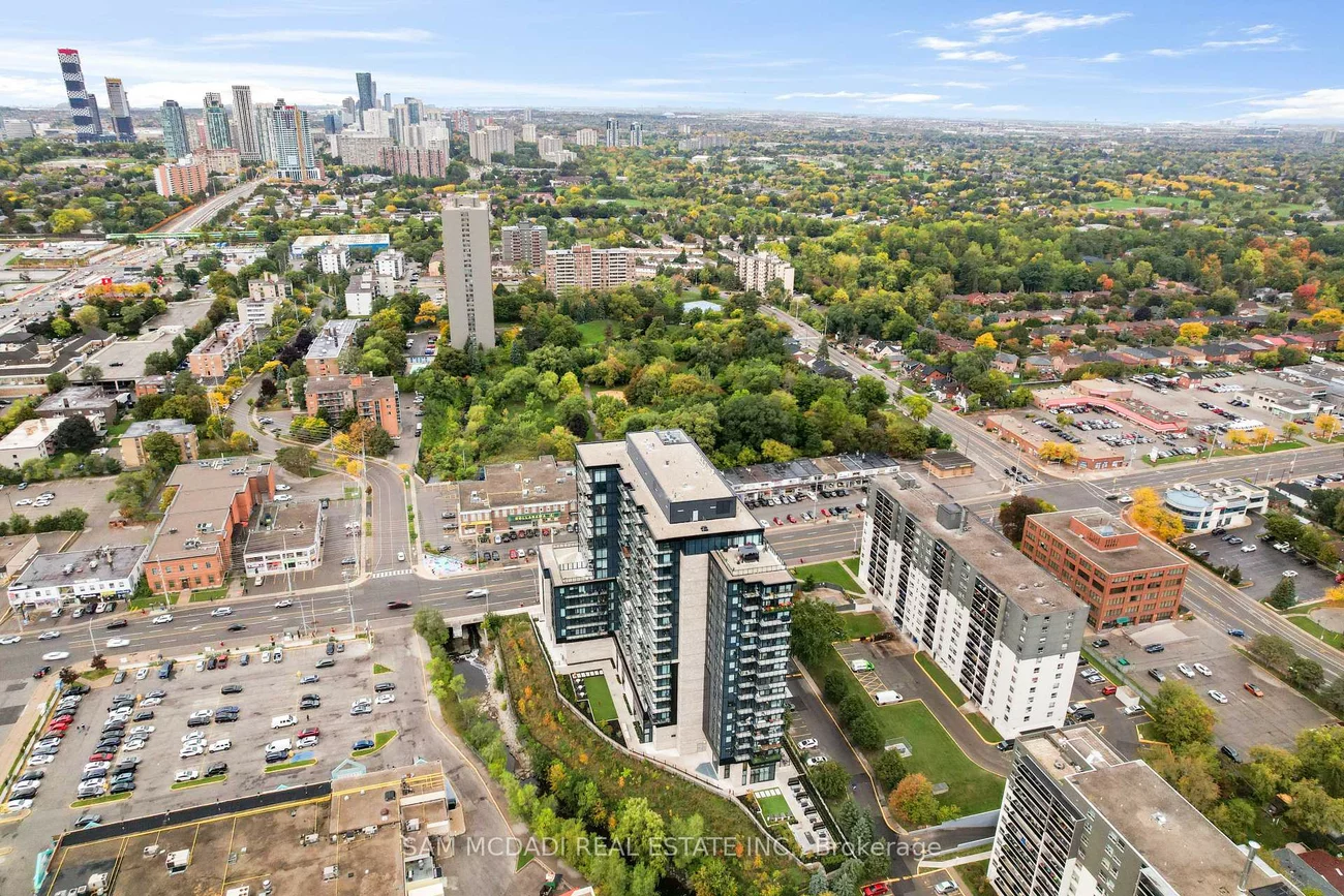 86, Dundas, Cooksville, Mississauga