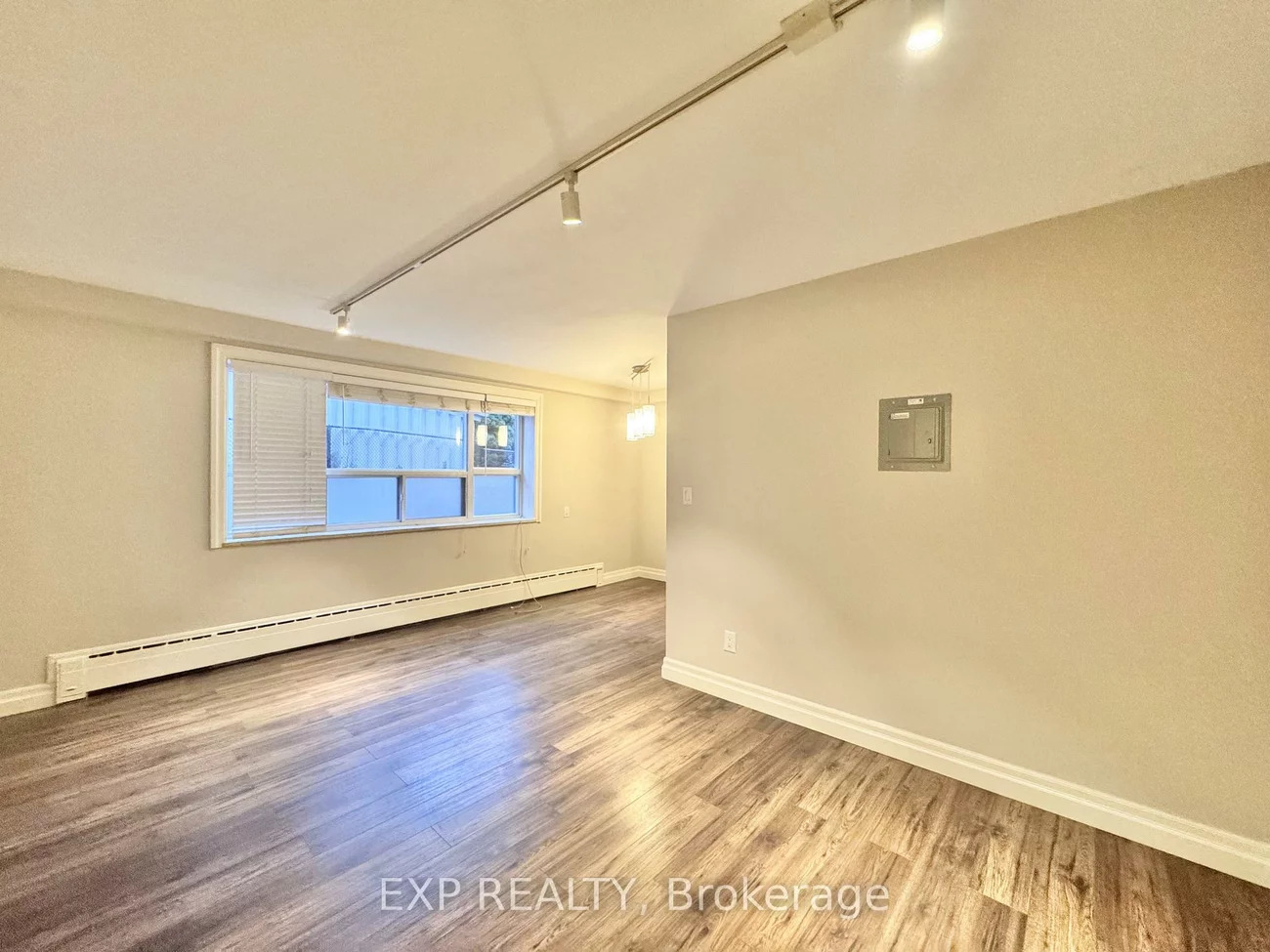 25, Paisley, Cooksville, Mississauga