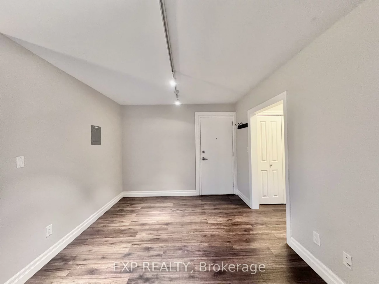 25, Paisley, Cooksville, Mississauga