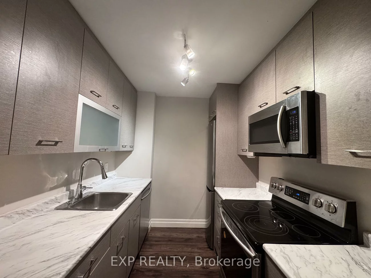 25, Paisley, Cooksville, Mississauga