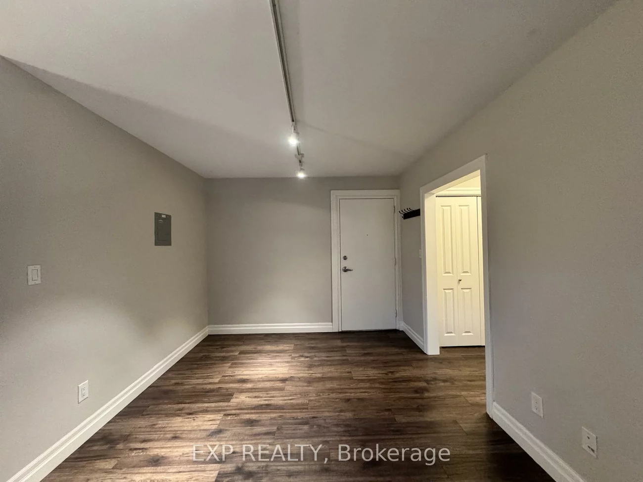 25, Paisley, Cooksville, Mississauga