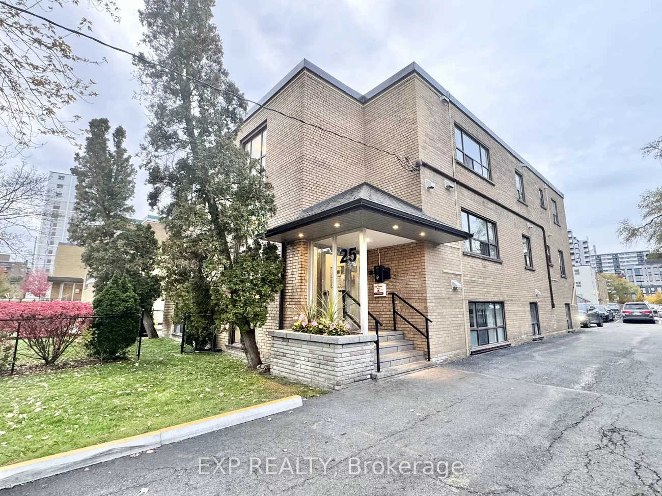 25, Paisley, Cooksville, Mississauga