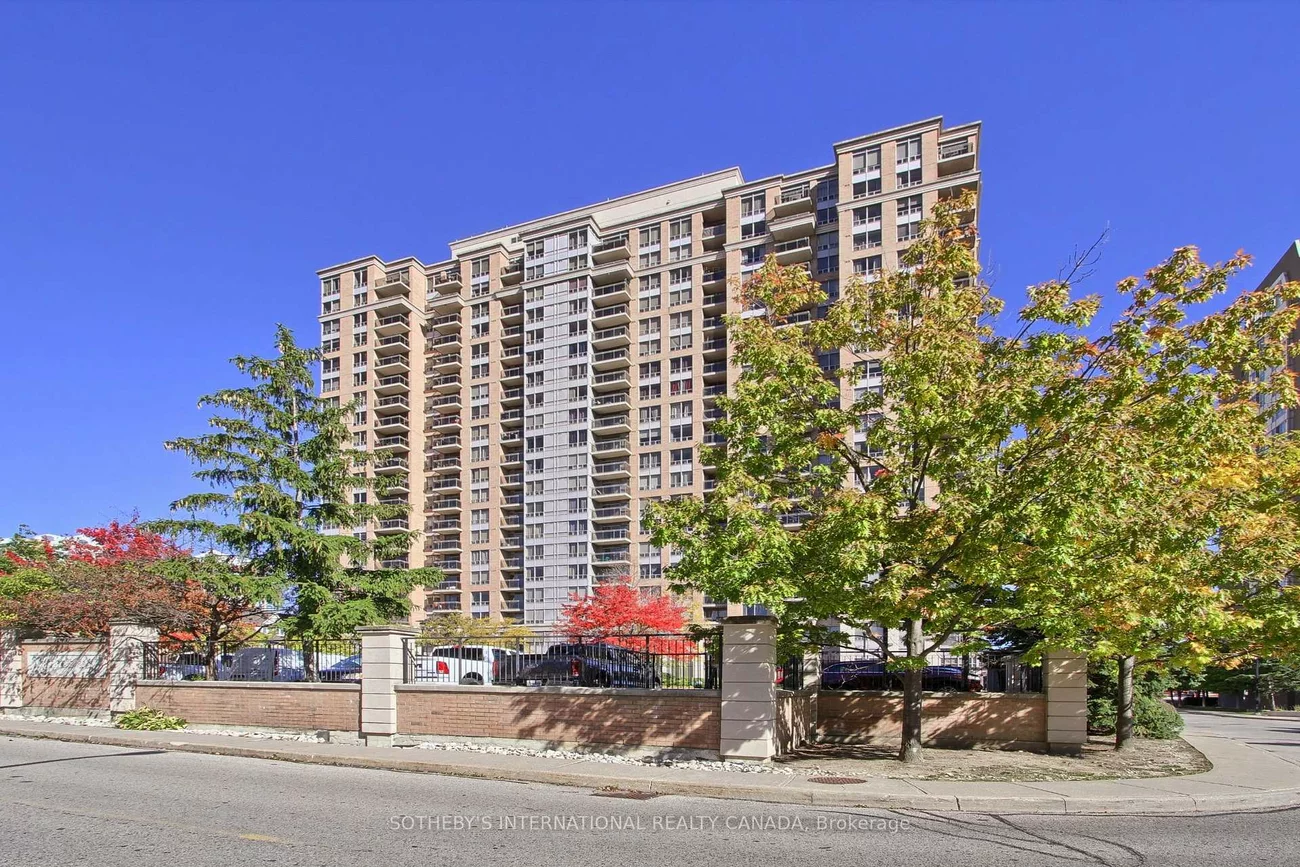 55, Strathaven, Hurontario, Mississauga