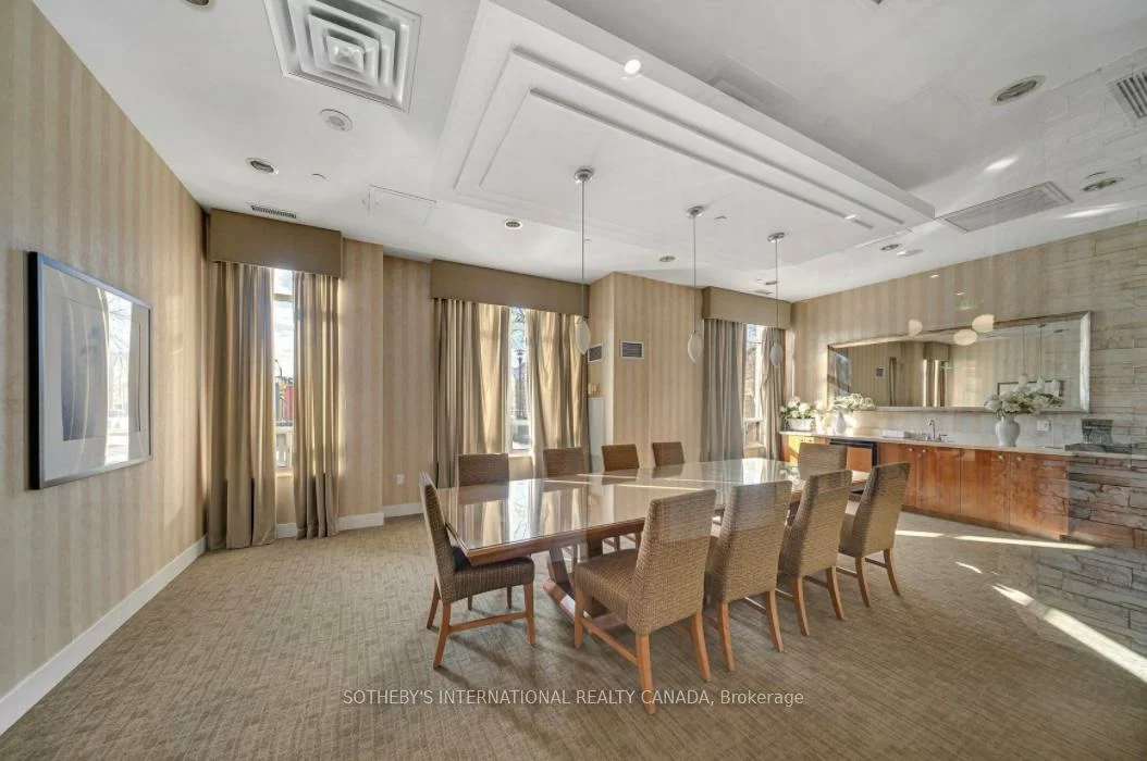 55, Strathaven, Hurontario, Mississauga