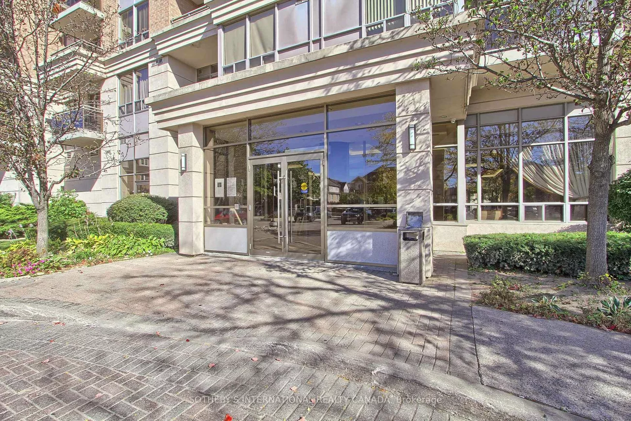 55, Strathaven, Hurontario, Mississauga