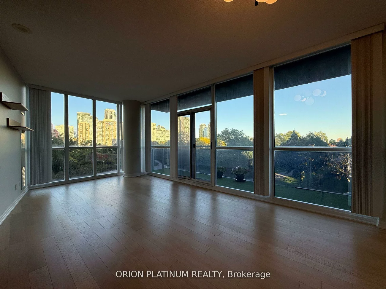 223, Webb, City Centre, Mississauga