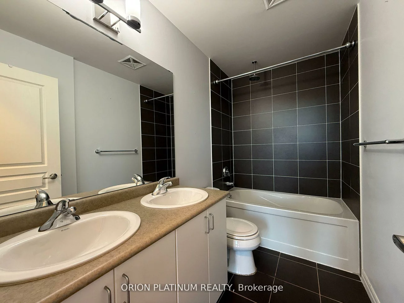 223, Webb, City Centre, Mississauga