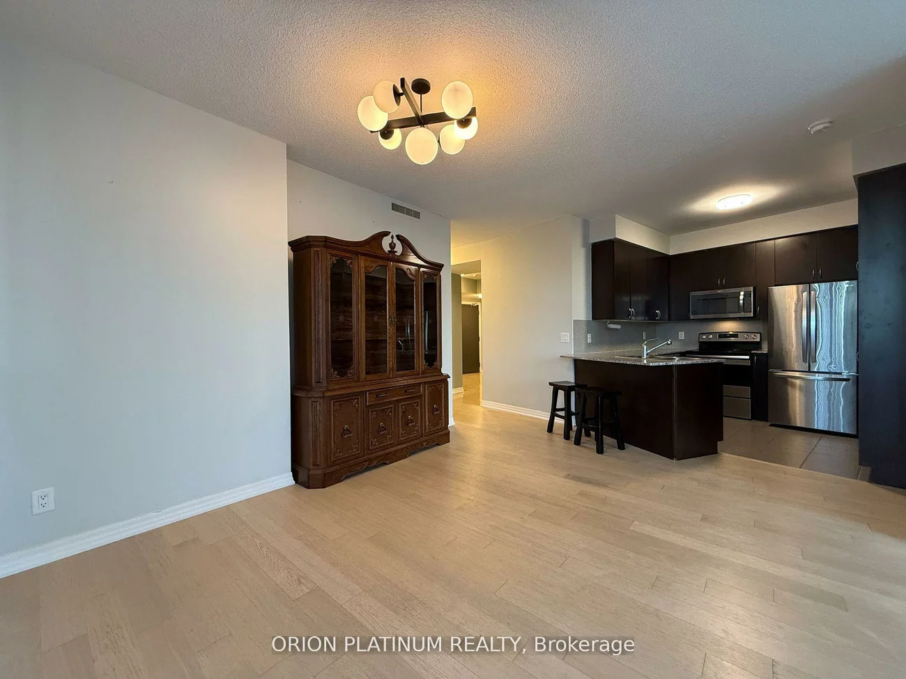 223, Webb, City Centre, Mississauga