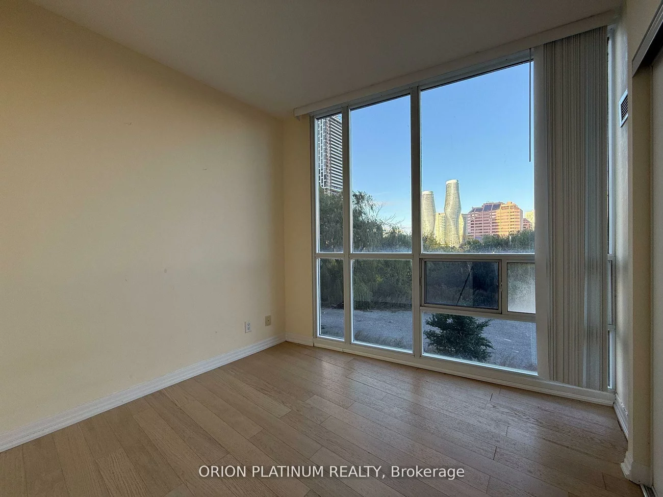 223, Webb, City Centre, Mississauga