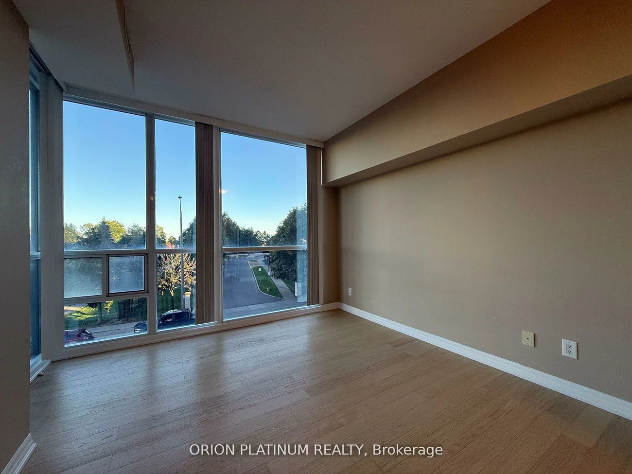 223, Webb, City Centre, Mississauga